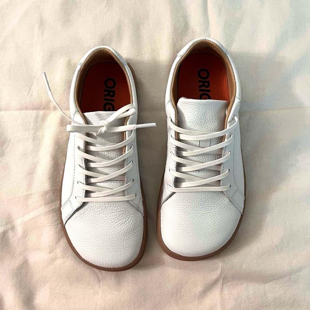 Natural Leather Everyday Sneaker by Origo - White with amber sole - Like new